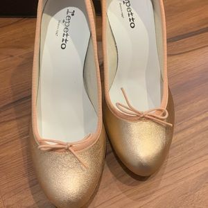 New in box Repetto pumps in US8